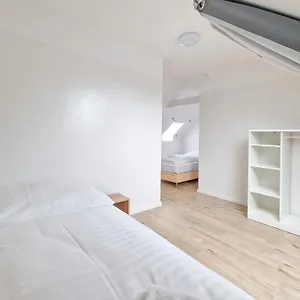  Apartment Raj Living - 1 Or 3 - 20 Min Messe Dus And Old Town Dus